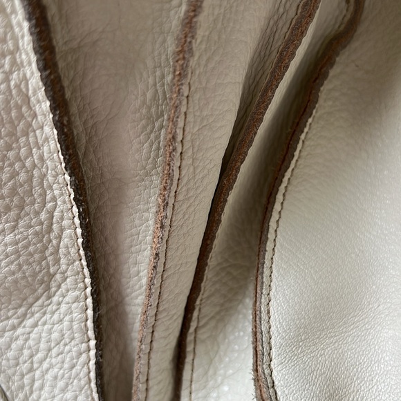Charles David leather hobo cream color - Picture 3 of 14
